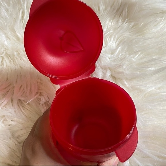 TUPPERWARE Apple Keeper Container - Picture 4 of 4